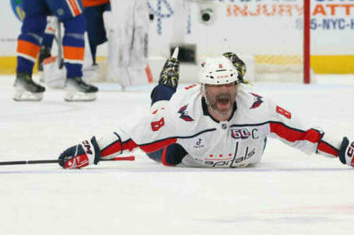 Putin hails Russian hockey star after beating NHL record (VIDEO)