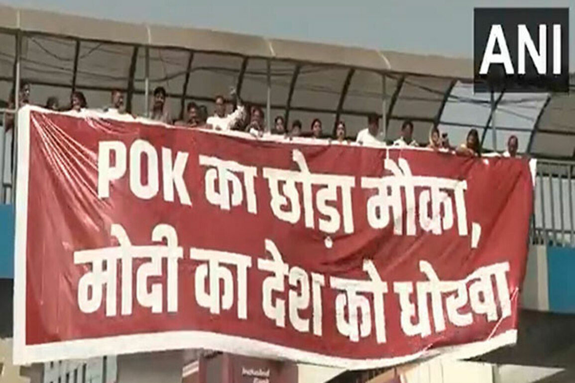 AAP workers protest in Delhi, criticise Modi government's handling of PoK issue