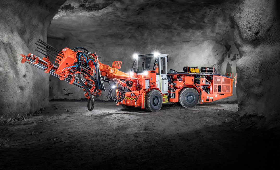 The order includes Sandvik DS311 machines.