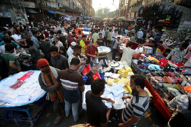 Asia Album: Busy preparation for Eid al-Fitr