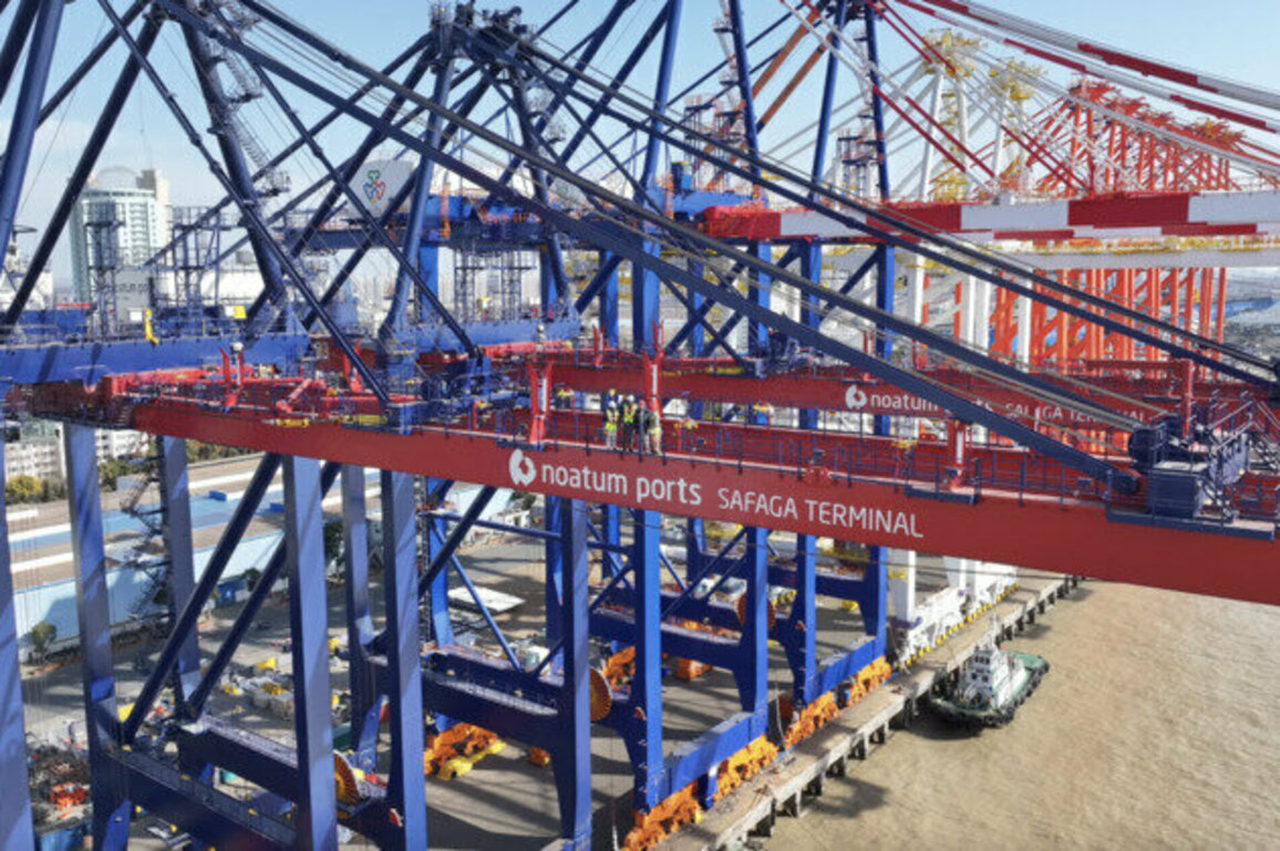 AD Ports Group prepares to receive Panamax cranes for new terminal in Egypt