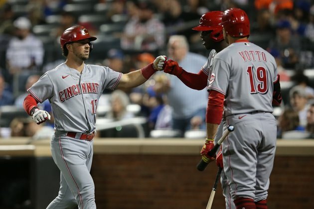 Mets end skid with 10-inning walk-off win over Reds