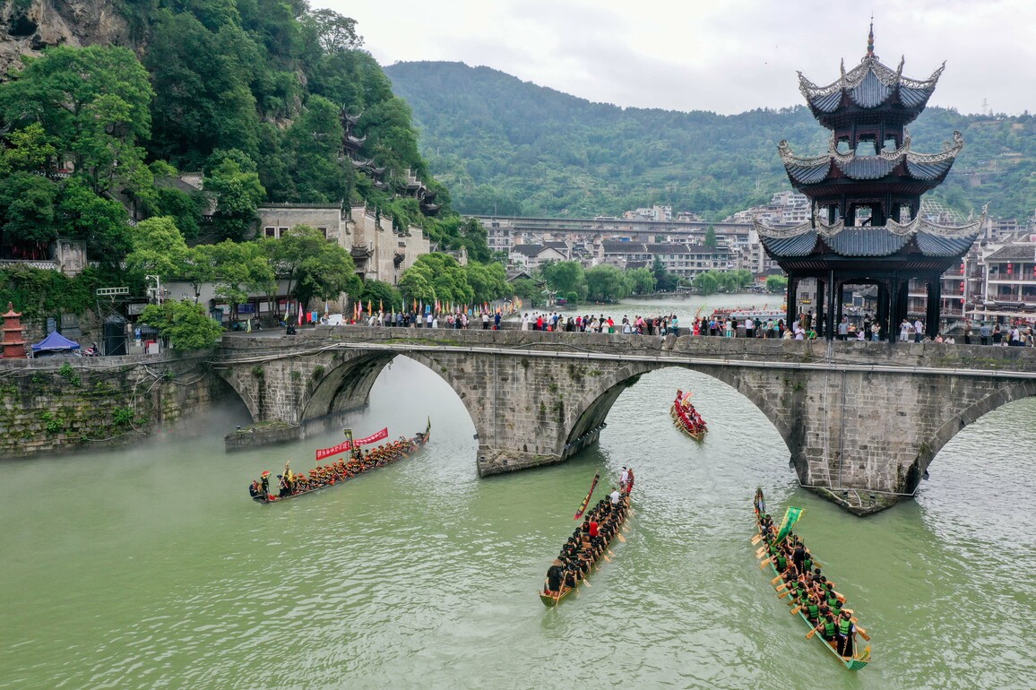 (GloriousGuizhou)CHINA-GUIZHOU-ZHENYUAN-WATER TOWN-DRAGON BOAT (CN)