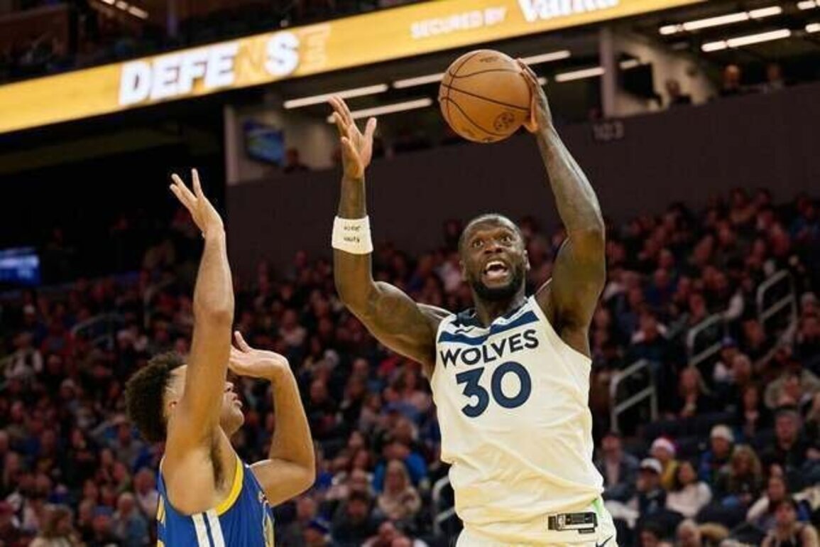 NBA roundup: Timberwolves spoil Stephen Curry's 39-point return
