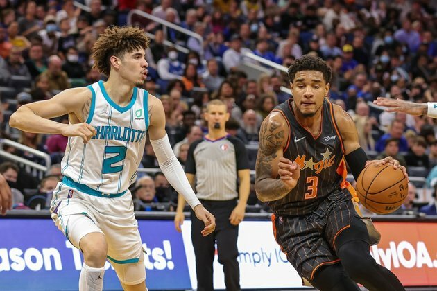 Hornets look to extend streak against slumping Magic
