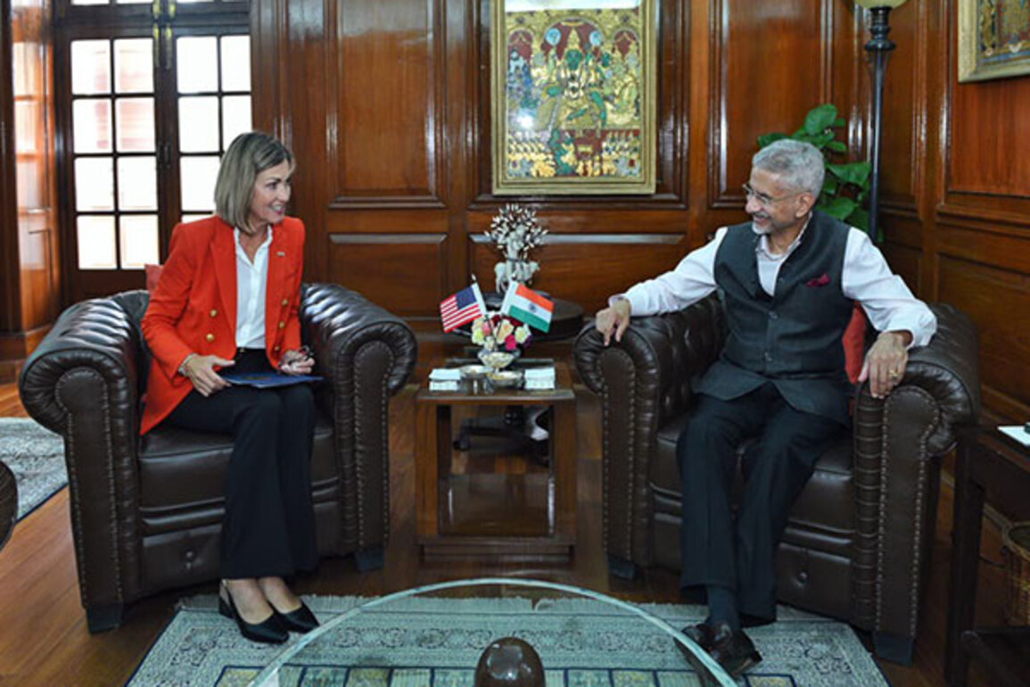 Jaishankar holds talks with Iowa Governor on India-US economic ties