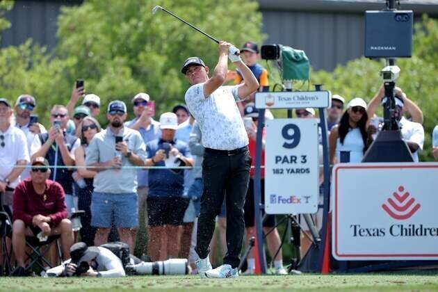 Gary Woodland holds third-round lead at Houston Open