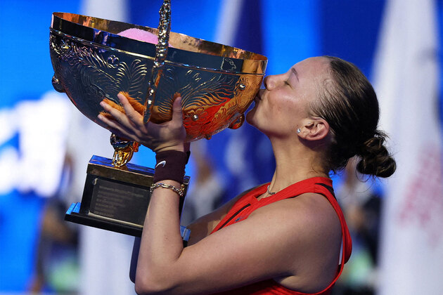 Anisimova continues fine form, captures China Open title