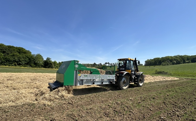 Spread-a-bale mulches potatoes
