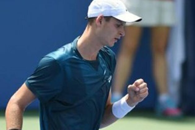 Hurkacz downs Paire to win first ATP title