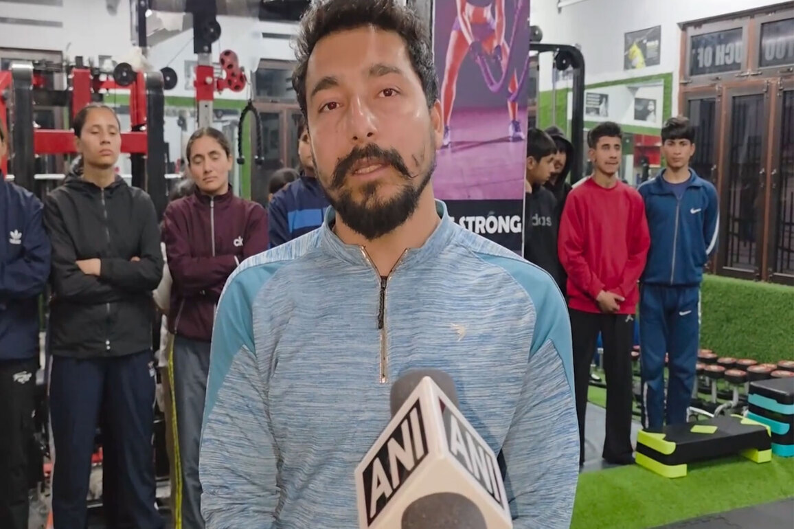 J-K: Coach Sandip Singh Chib's efforts inspire Ramban girls to shine in boxing