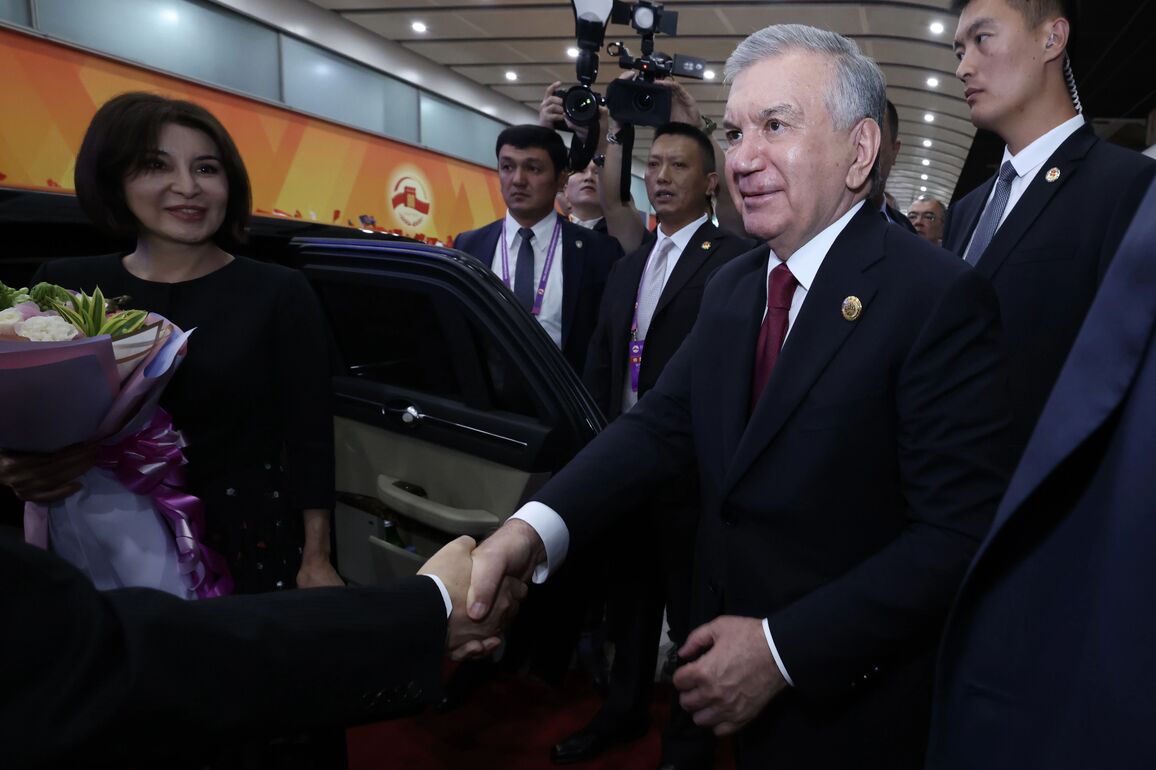 CHINA-BEIJING-UZBEK PRESIDENT-ARRIVAL (CN)