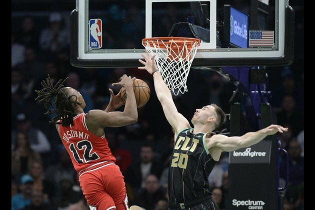 Hornets double up Bulls in fourth quarter en route to win