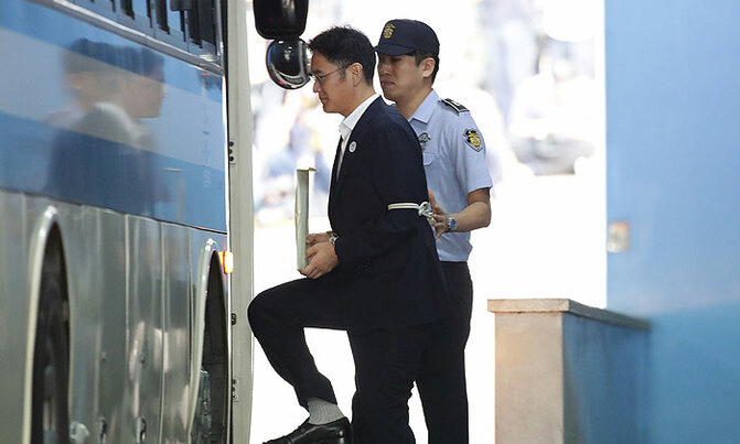 Samsung heir sentenced to five years in jail Samsung heir sentenced to five years in jail