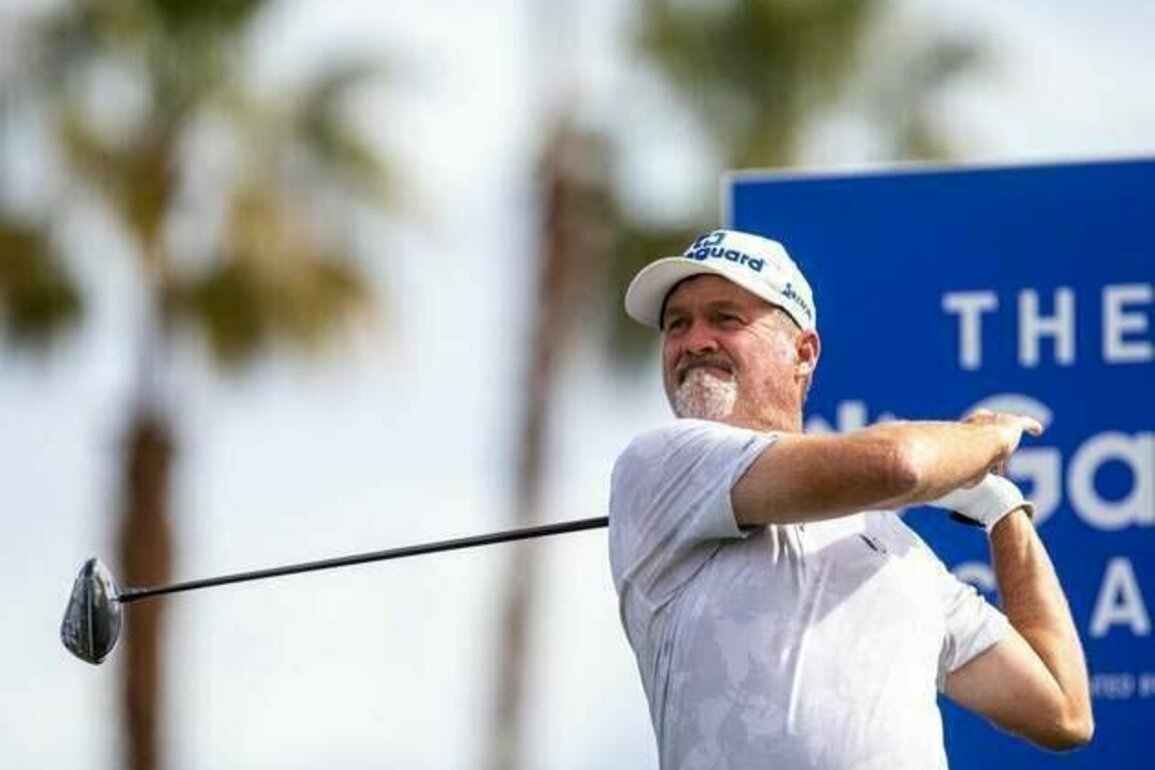 Jerry Kelly, Matt Gogel tied for lead at Boeing Classic