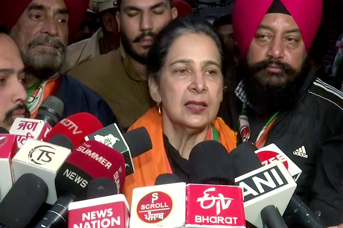 Navjot Kaur Sidhu escalates attack on Raja Warring, alleges he is "licking CM's feet" as Congress suspends her