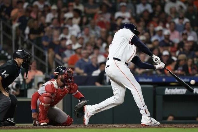 Astros down Red Sox for 4th straight win after 0-2 start