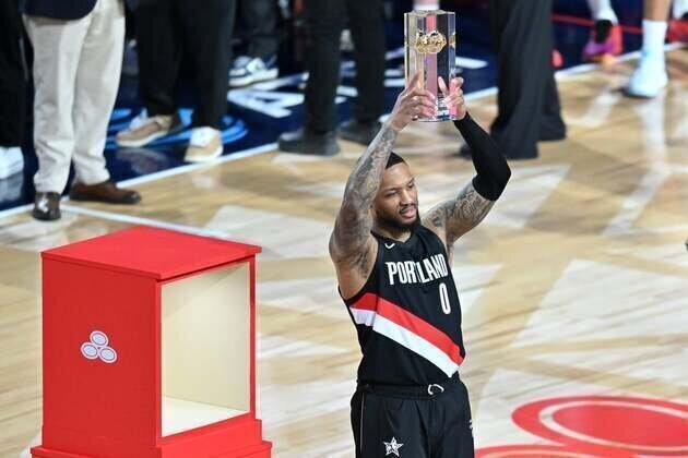 Damian Lillard wins 3-point Contest for 3rd time, ties Larry Bird