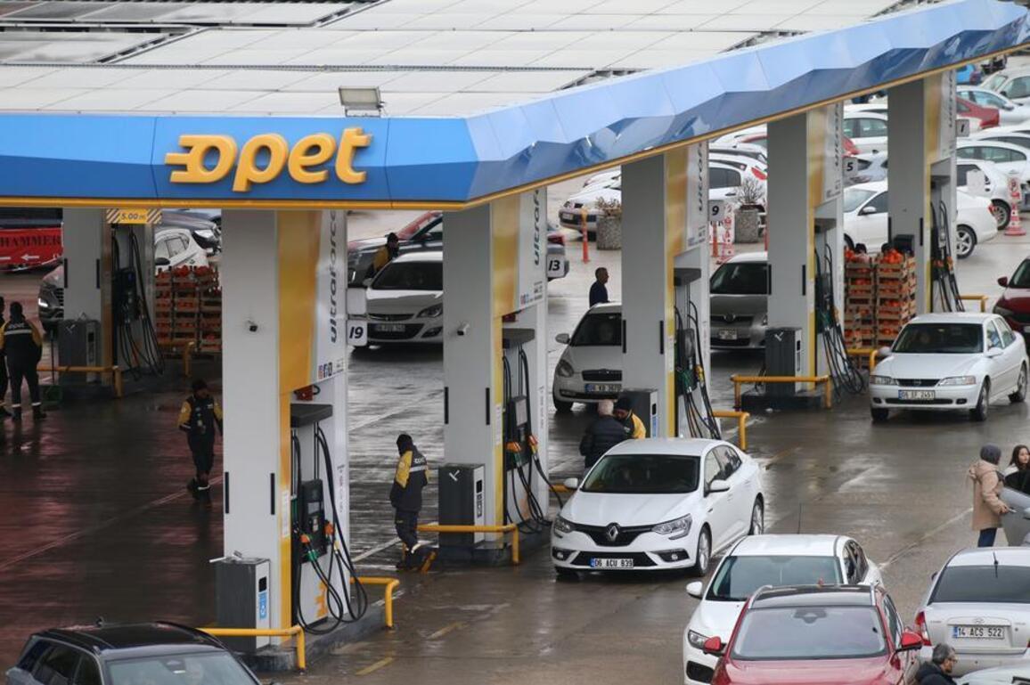 Fear for fuel price hike grips Trkiye amid mounting tensions in Strait of Hormuz