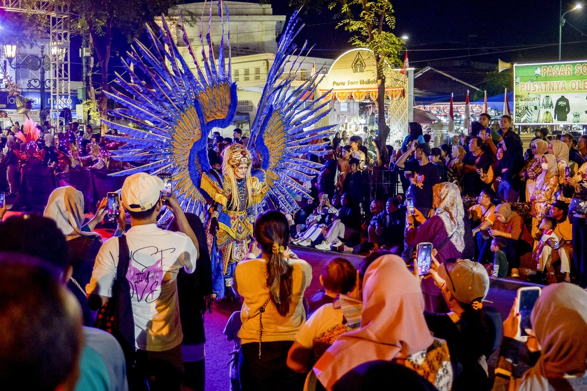 INDONESIA-YOGYAKARTA-STREET PERFORMANCE