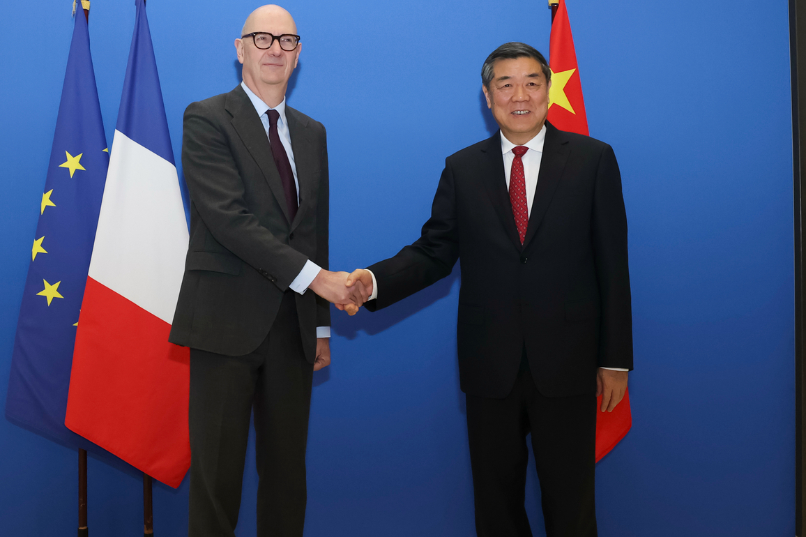 FRANCE-PARIS-HE LIFENG-ROLAND LESCURE-MEETING