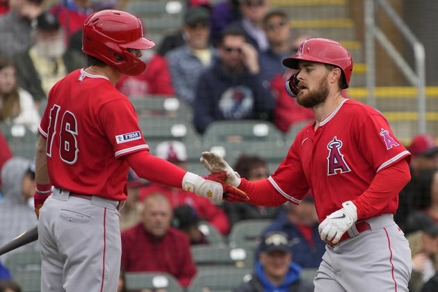 Spring training roundup: Angels' Mickey Moniak homers twice