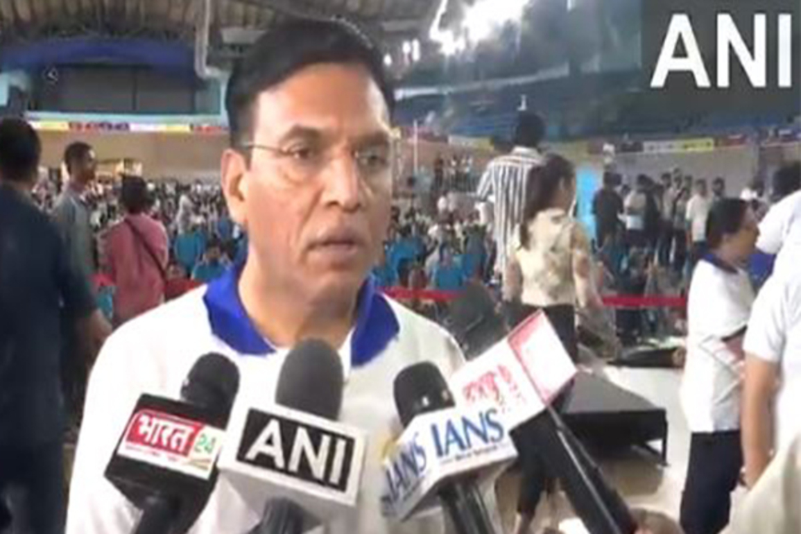 "Urge everyone to perform Yoga regularly to stay healthy": Mansukh Mandaviya on International Yoga Day