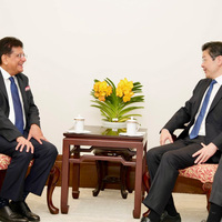 Piyush Goyal holds discussions with Singapore PM to strengthen strategic partnership