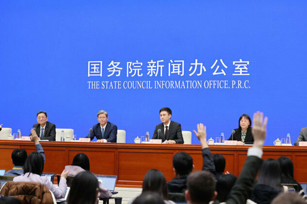 China's central bank reaffirms 'moderately loose' monetary policy