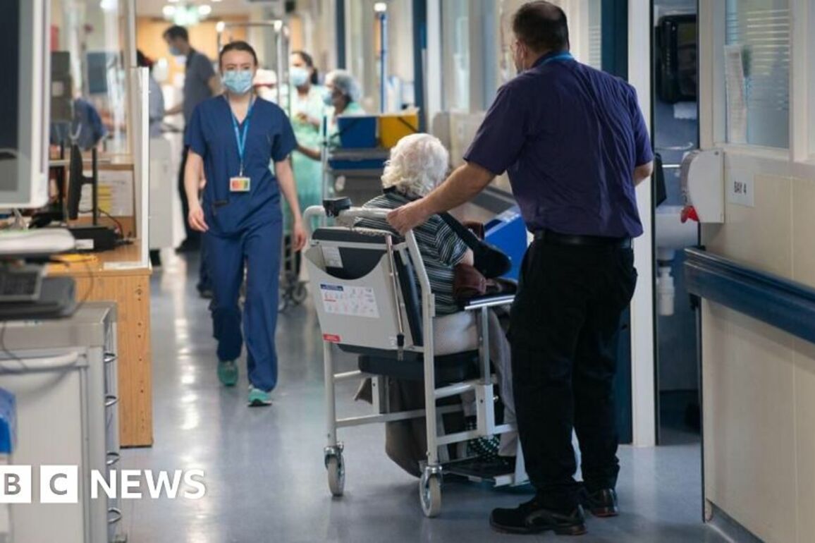 NHS Scotland staff vote to accept two-year 8% pay offer