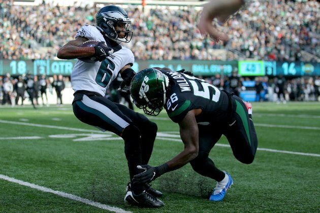Gardner Minshew II carries Eagles past Jets 33-18