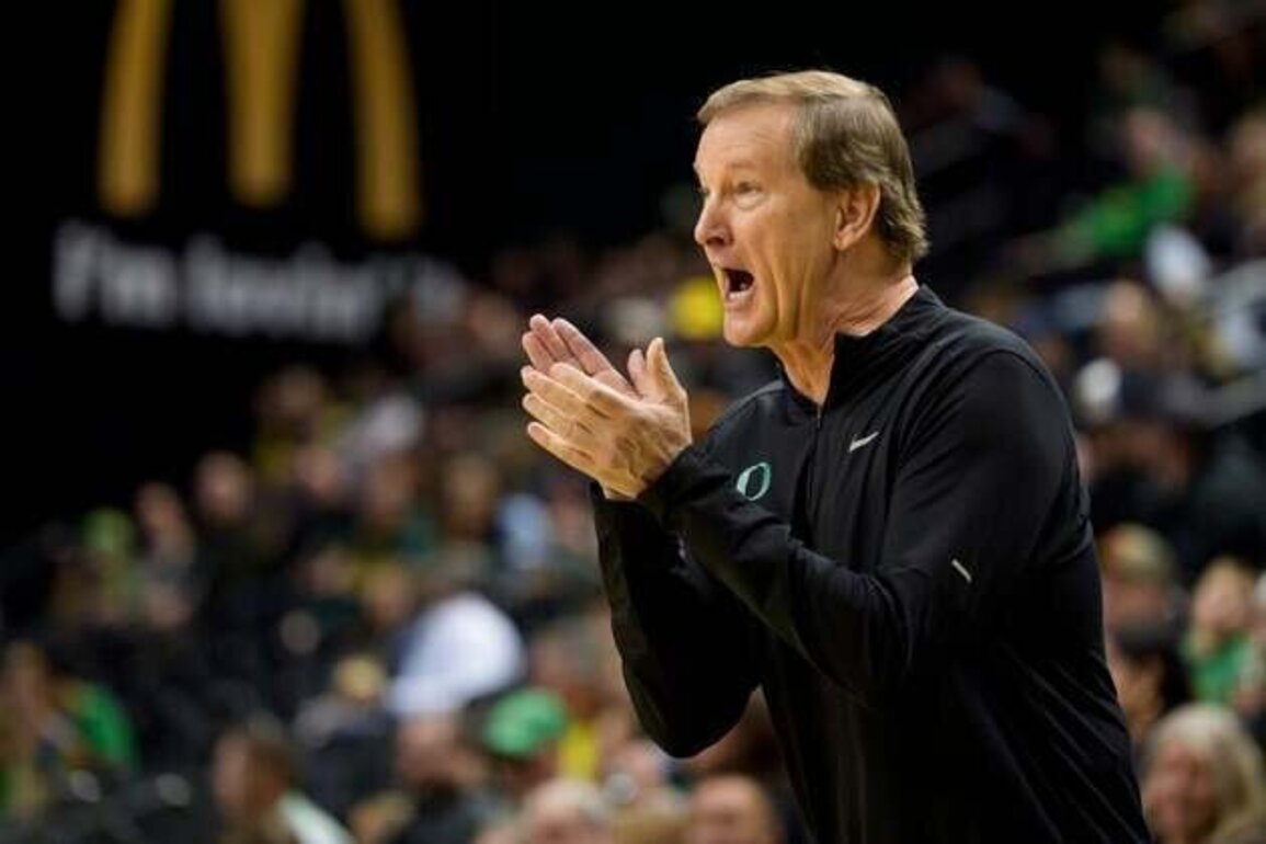 Oregon pounds Portland in another high-scoring rout
