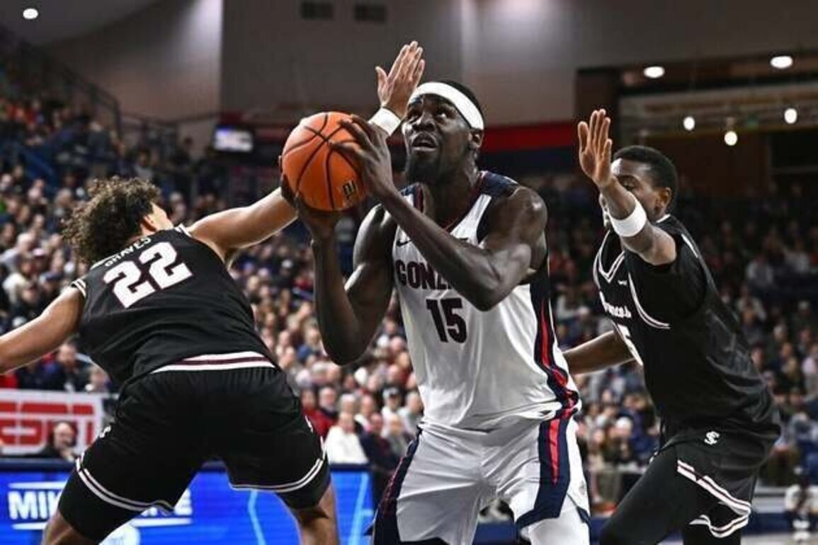 No. 8 Gonzaga pulls away from Santa Clara in battle of WCC unbeatens
