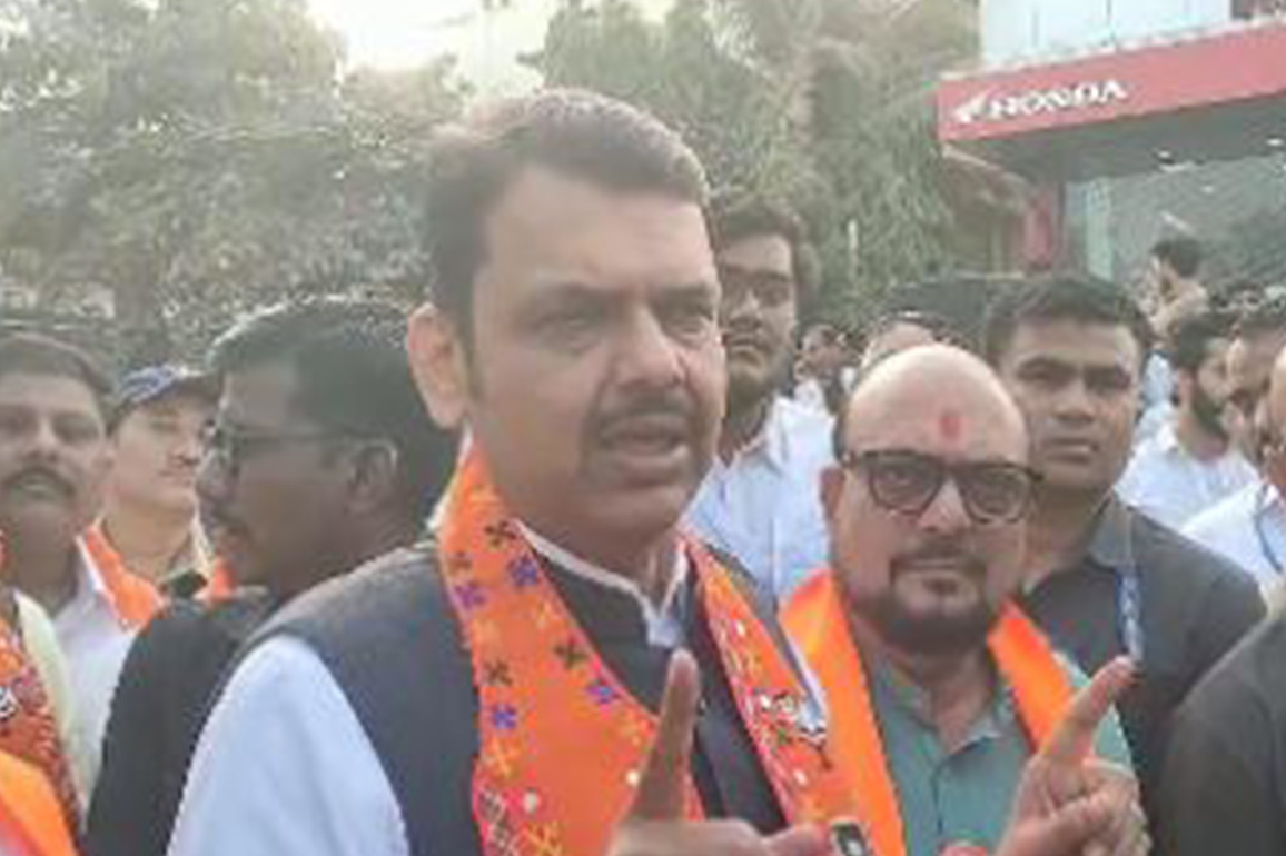 Maharashtra CM Fadnavis holds rally in Jalgaon, says "rebels will not be elected, people are with Mahayuti alliance"