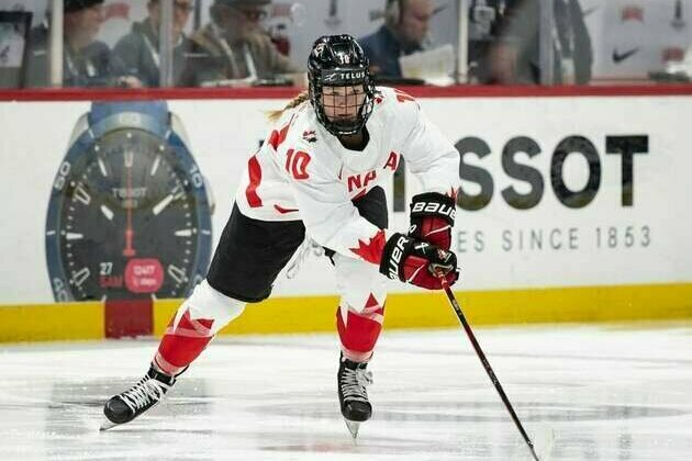 Rookie of Year Sarah Fillier signs extension with Sirens