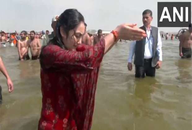 Suspended BJP leader Nupur Sharma takes holy dip at Triveni Sangam amid ongoing Mahakumbh