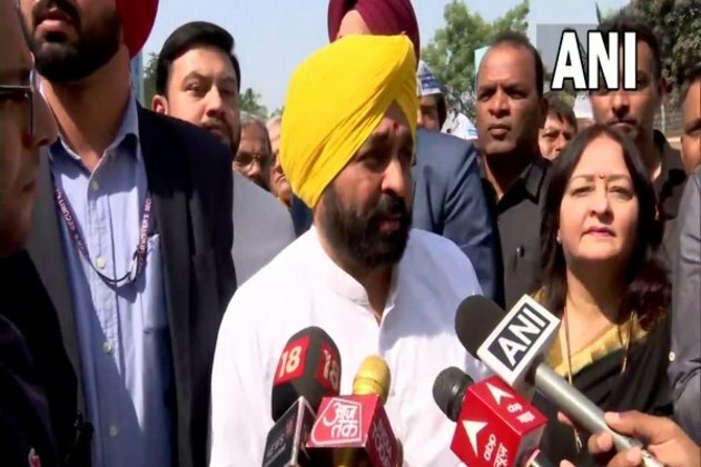 Punjab CM arrives in Mumbai on two-day visit to attract investment to state