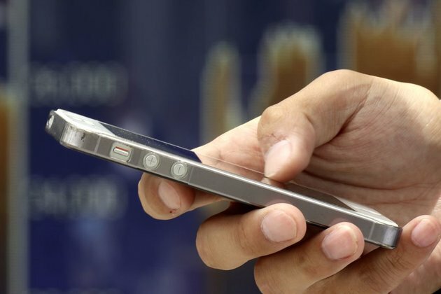 New Zealand Claims Right to Demand Device Passwords From Travelers