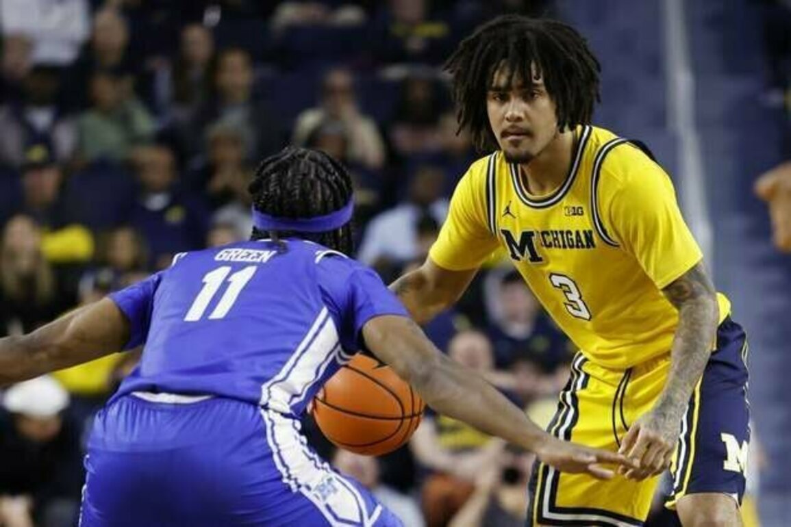 Yaxel Lendeborg scores 25 as No. 7 Michigan separates from Middle Tennessee