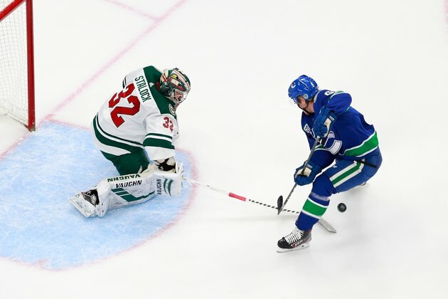 Canucks fend off Wild comeback, tie series