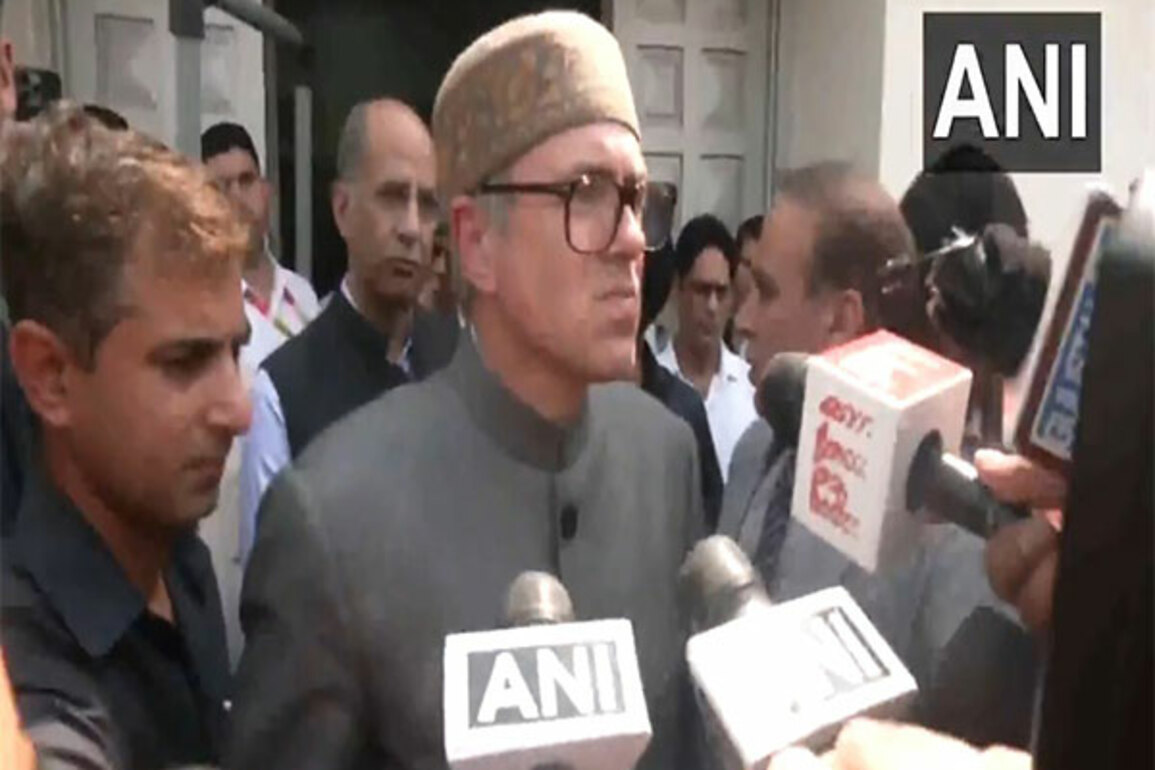 "Sat in BJP's lap..."Omar Abdullah hits out at PDP for criticising NC stand on Waqf Act
