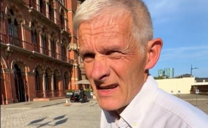 Peter Tompkins in front of his St Pancras flat. Source: jublondon on TikTok