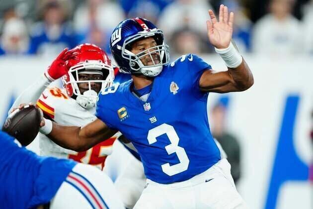 Longtime QB Russell Wilson announces retirement