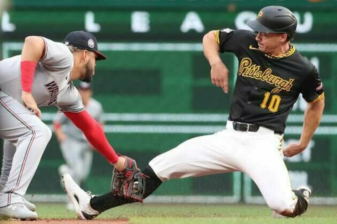 Pirates post season-high run total, blow out Nationals