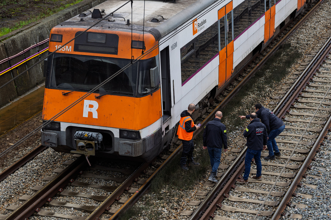 SPAIN-GELIDA-TRAIN DERAILMENT-AFTERMATH