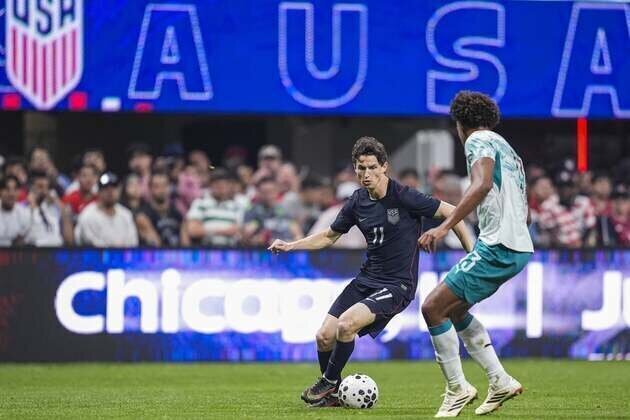 USMNT hopefuls Brenden Aaronson, Chris Richards have injury scares