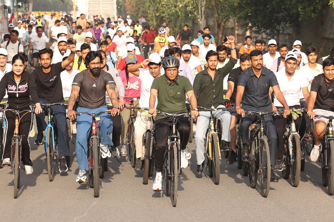 Sports Minister Mansukh Mandaviya leads 69th Fit India Sundays on Cycle; Calls for mass participation in Fit India movement