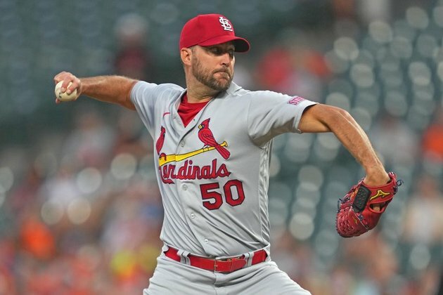 Cards' Adam Wainwright bids for 200th win in opener vs. Brewers