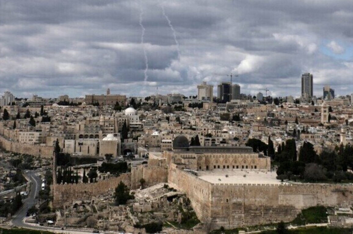 Iran launches retaliatory strike on Israel