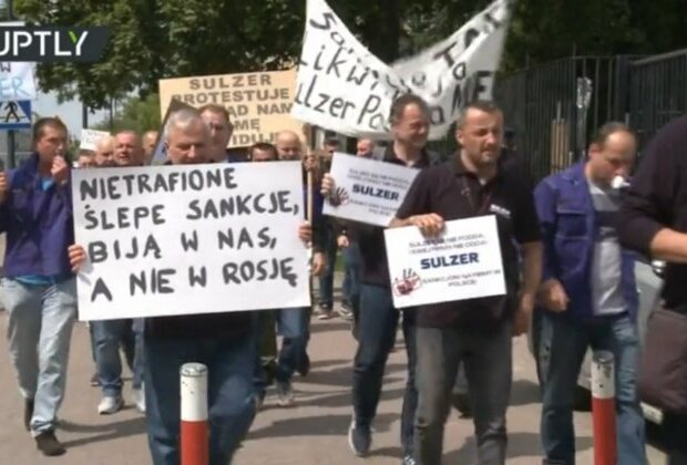 Polish workers protest effects of anti-Russia sanctions